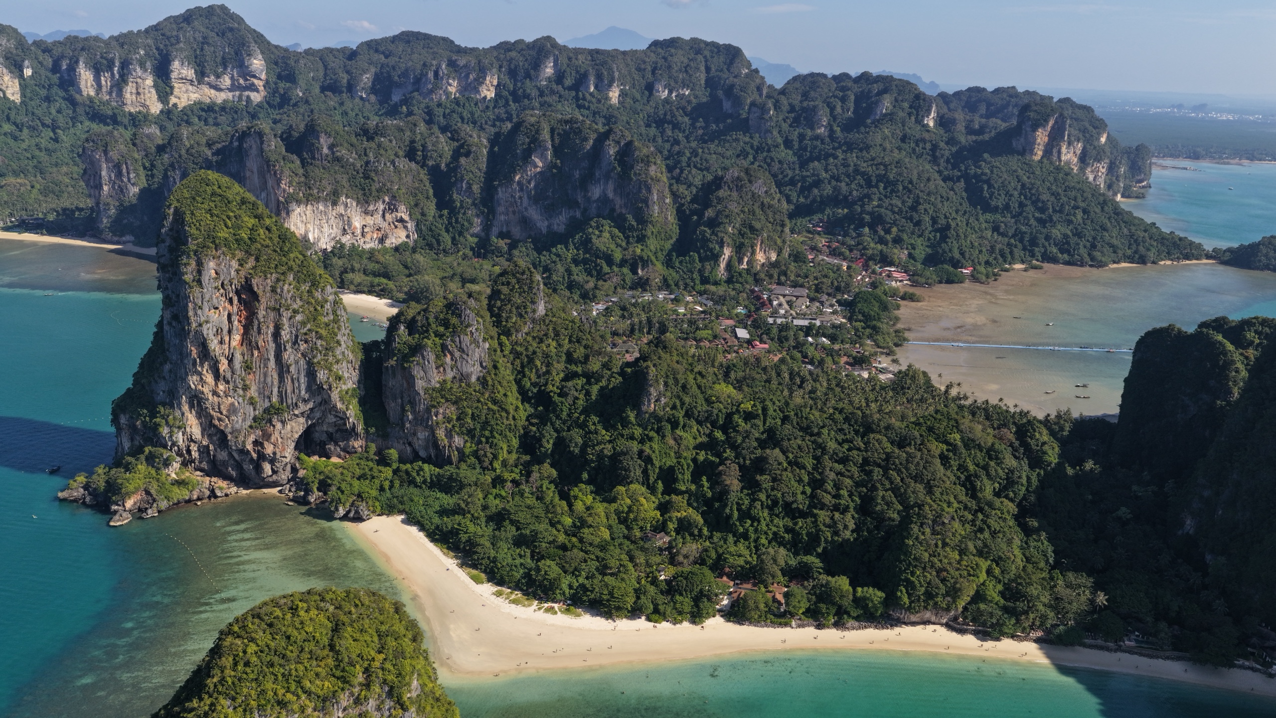 Railay Beach – vom Ende des Regenbogens ins nächste Licht